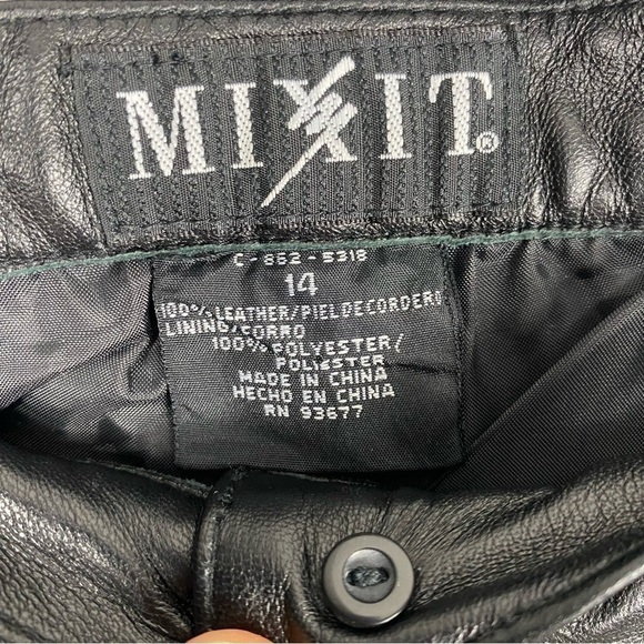 Genuine Leather high waisted tapered leg Mom trousers - Picture 6 of 11